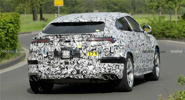 Lamborghini plug-in hybrid version of Urus spy photos exposed, expected to be launched in 2024