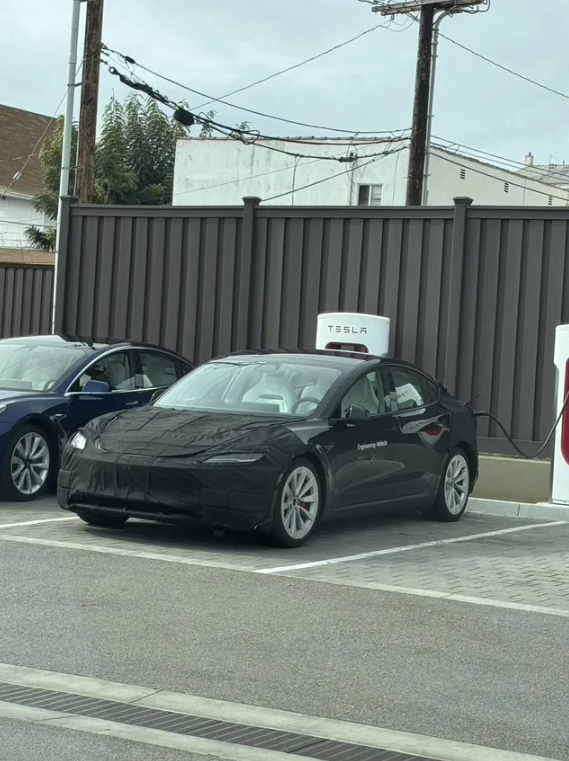 特斯拉Model 3 Performance升级版谍照曝光，运动座椅引关注