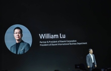 卢伟冰主讲MWC小米发布会：澎湃OS、小米汽车SU7亮相海外