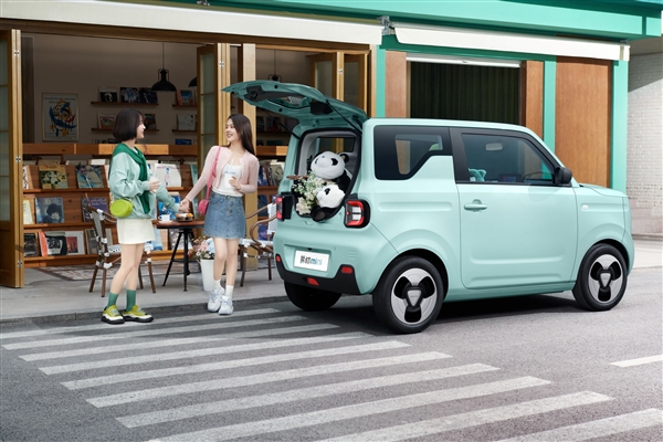 La Panda Mini Longteng Edition est officiellement lancée, avec des ventes commençant à 39 900 exemplaires, devenant ainsi le nouveau favori sur le marché des mini-véhicules électriques.