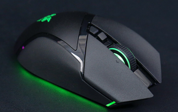 Dois-je garder le pilote de la souris Razer activé ?