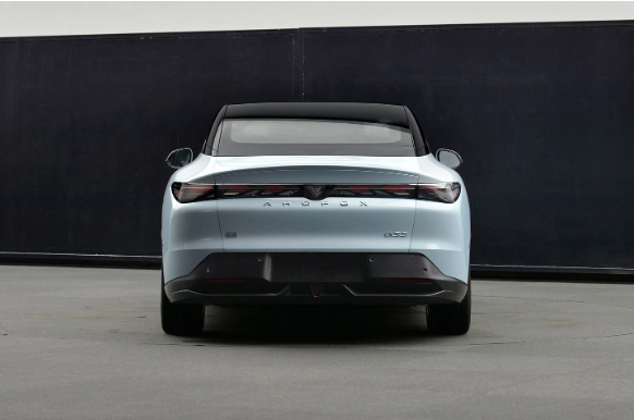 极狐汽车发布阿尔法S5官方海报，中大型纯电动轿车引关注