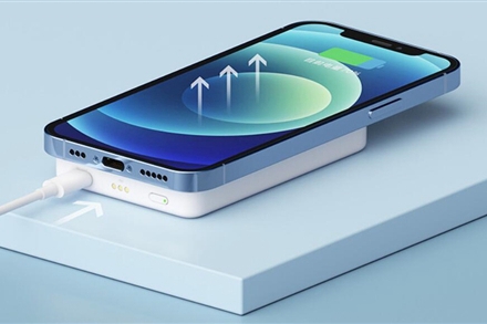 Does Apple 15 have wireless charging function?