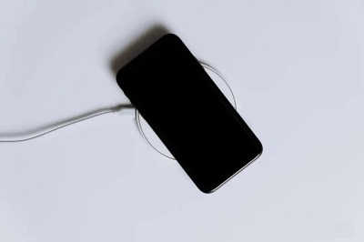 La bonne façon de charger votre iPhone pour la première fois