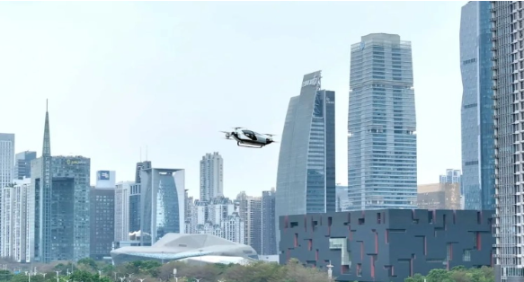 Xpeng Huitians Voyager X2 successfully completed a low-altitude flight over the Guangzhou skyline, promising a promising future for urban air traffic