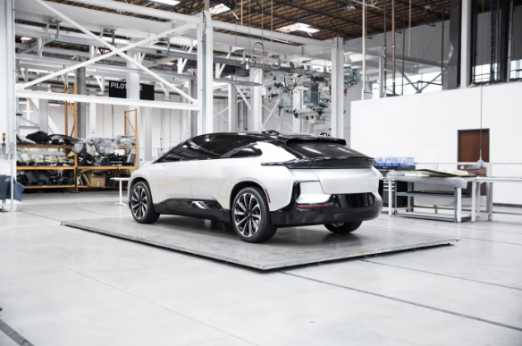 Faraday Future memanggil semula kereta FF91 buat kali pertama kerana lampu amaran beg udara yang rosak