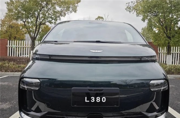 Geely Automobiles new MPV Ezhen L380 revealed, expected to be launched in 2024