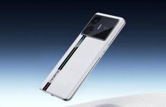 真我 GT Neo6 SE 将搭载京东方 8T LTPO 屏幕 同价位唯一