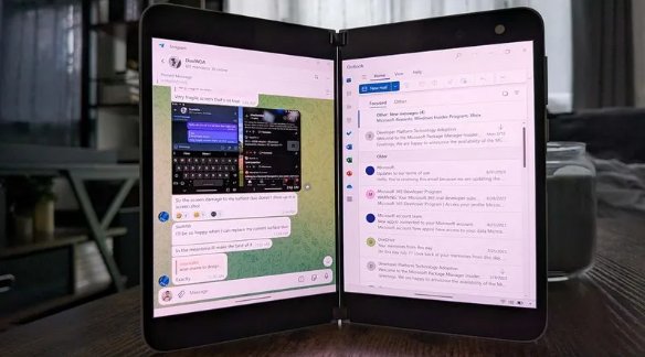 微软双屏梦碎？Surface Duo在开源社区焕发新生，兼容Windows 11与安卓14
