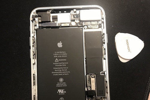 Combien de milliampères possède la batterie de l’iPhone 7p ?