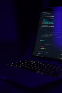 Python如何简化区块链应用的开发？