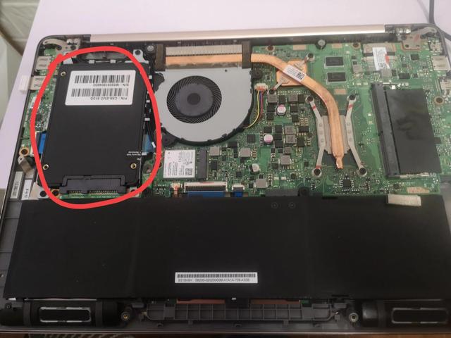 Tutoriel vidéo ASUS sur le remplacement du disque dur et linstallation du système