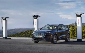 アウディ Q6 e-tron がワールドプレミアされ、高級電動 SUV の新たな章が幕を開ける
