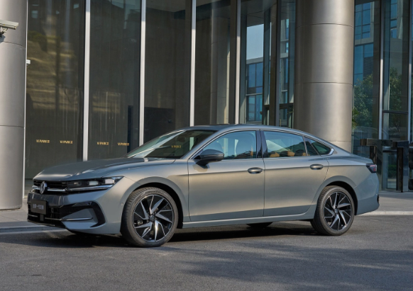 Die hochauflösenden Spionagefotos des neuen Magotan B9 von FAW-Volkswagen werden auf der Beijing Auto Show vorgestellt