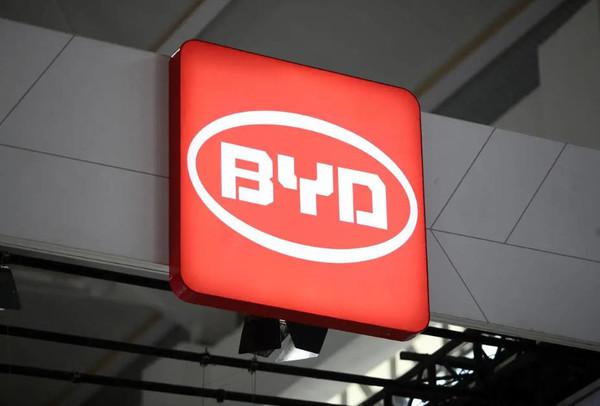 BYD Electronics will enter Apple's supply chain after meeting between Wang Chuanfu and Cook revealed