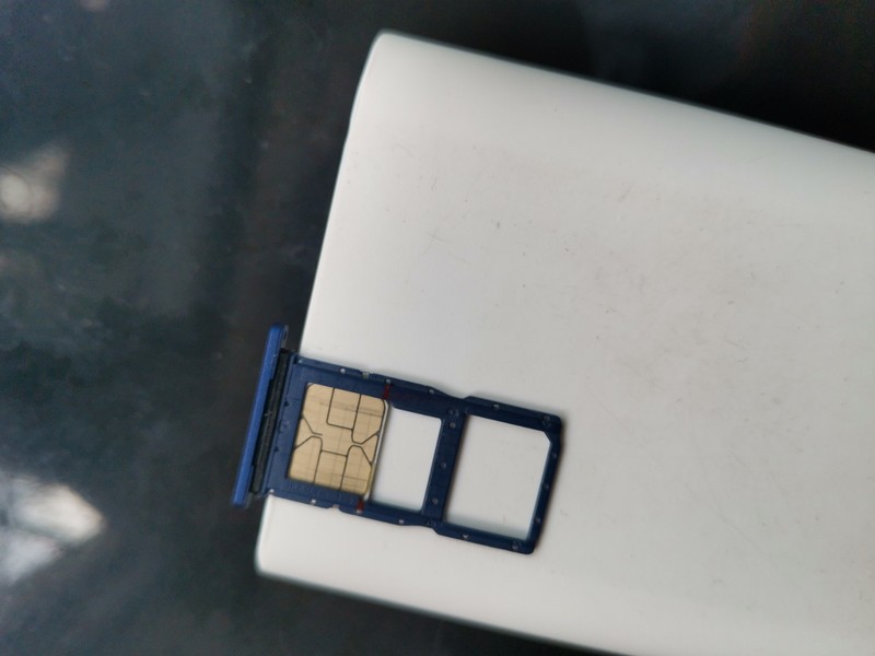 Comment insérer deux cartes SIM dans Honor 9x