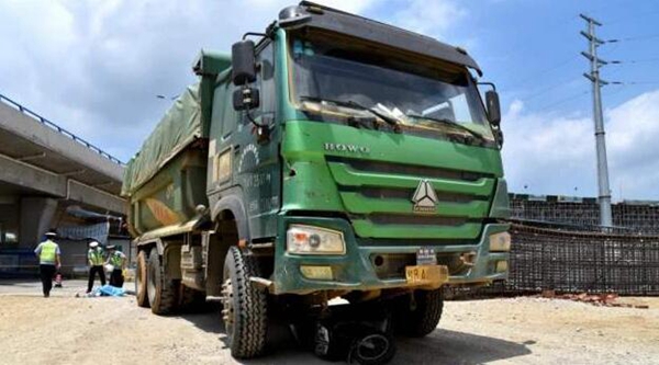 Introduction à la signification de « un camion-benne crée une impasse »