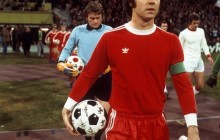 全能统帅攻守兼备，足球皇帝重返赛场