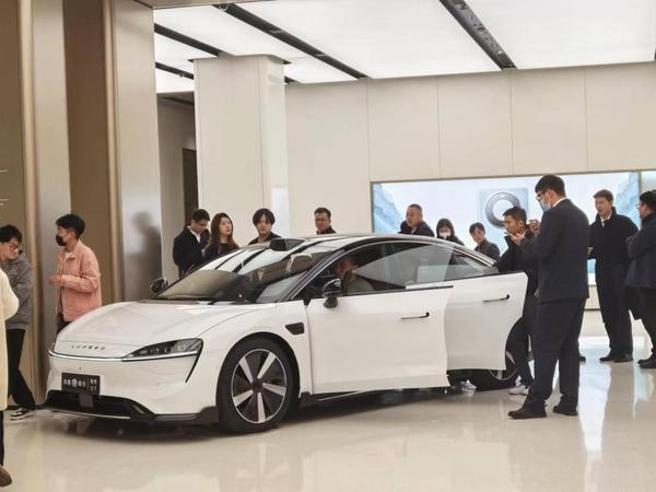 Zhijie S7 commence la livraison en masse, la première voiture intelligente de Huawei que vous avez commandée est en route