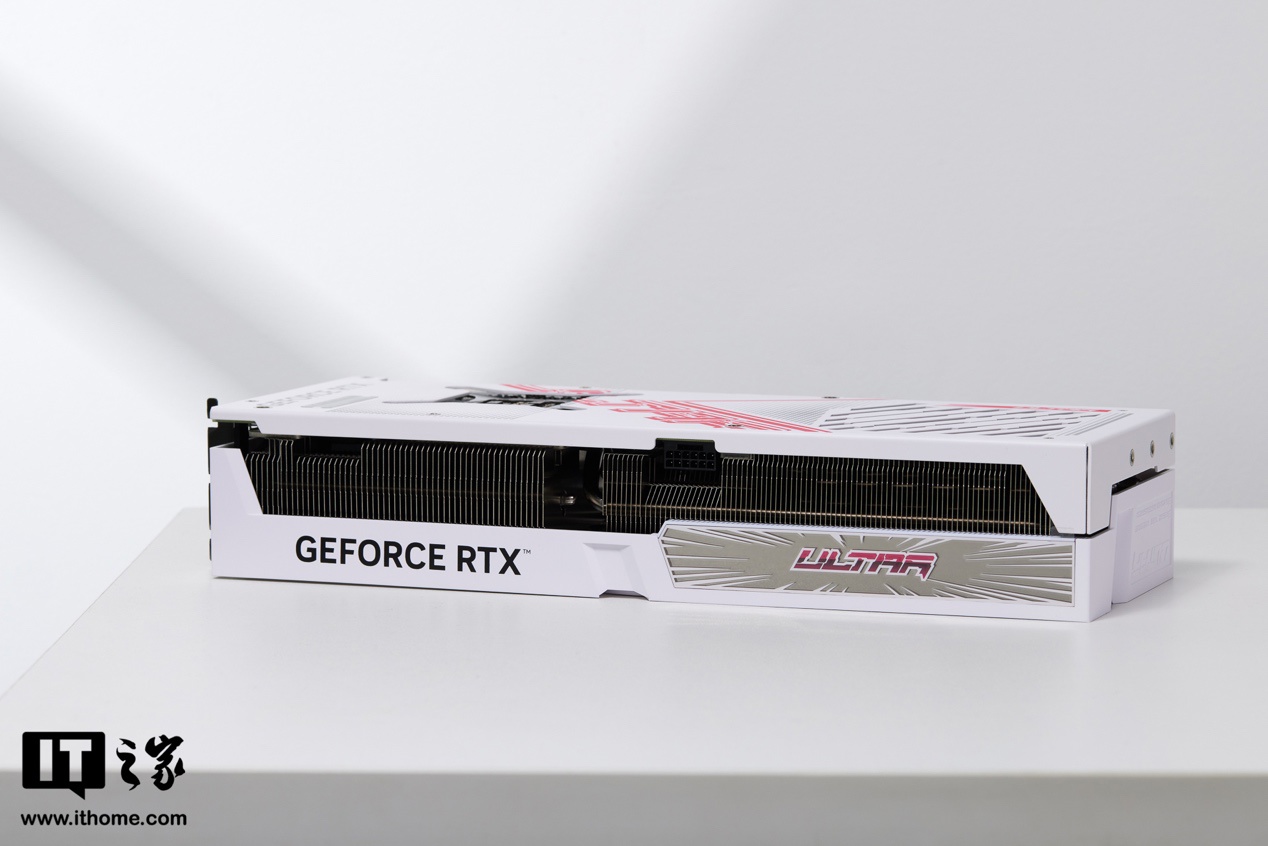 iGame GeForce RTX 4070 Ti SUPER Ultra W OC 16GB 显卡评测：2K 极致游戏体验