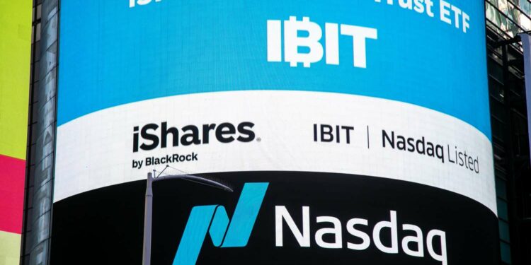 Skala IBIT BlackRock melebihi AS$18.5 bilion! Dijangka menggantikan GBTC sebagai ETF spot Bitcoin terbesar