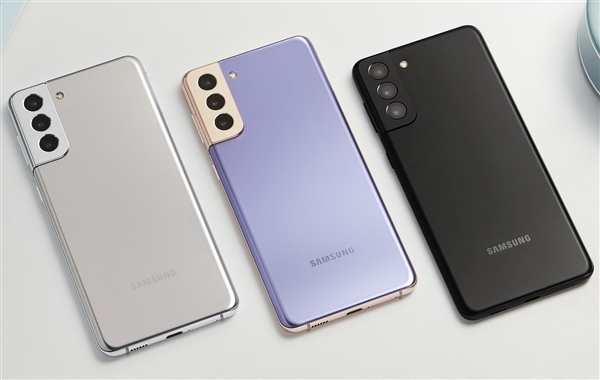 Galaxy S21/S22系列屏幕翻车出绿线！三星印度宣布免费换屏