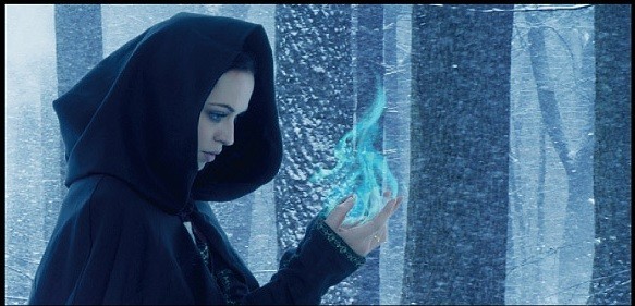 PS怎样绘制蓝色火焰的女魔法师 PS合成雪林中施法蓝色火焰的女魔法师教程