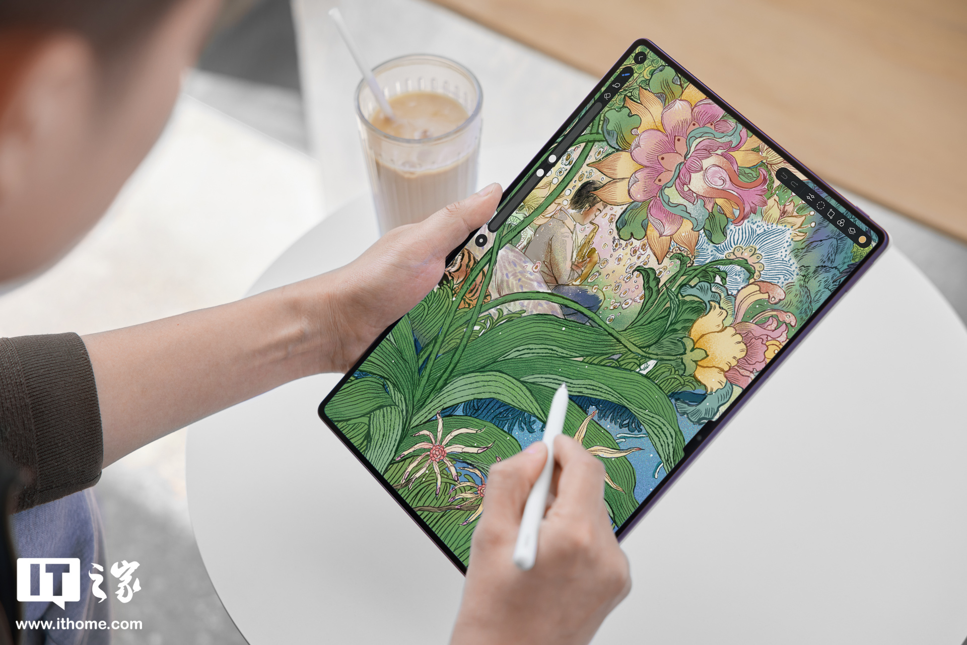 华为 MatePad Pro 13.2 英寸「罗兰紫」图赏：首发预装天生会画 App，无边大屏赋能绘画创作体验