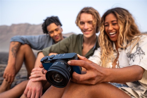 松下LUMIX S9全画幅无反相机发布:轻巧时尚,创作无限