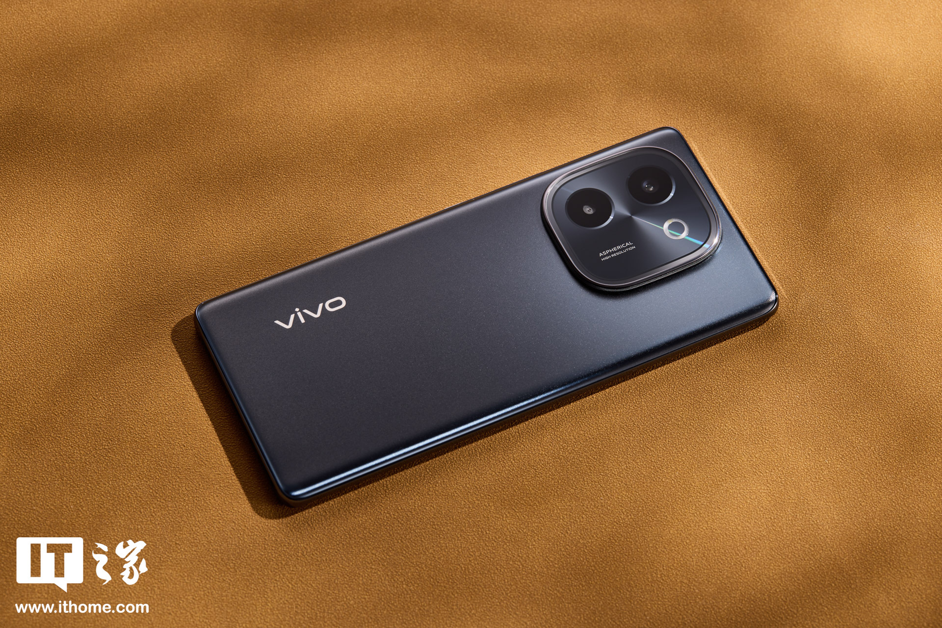 vivo Y200「皓夜」图赏：6000mAh 蓝海电池、磐石抗摔结构、IP69 防水