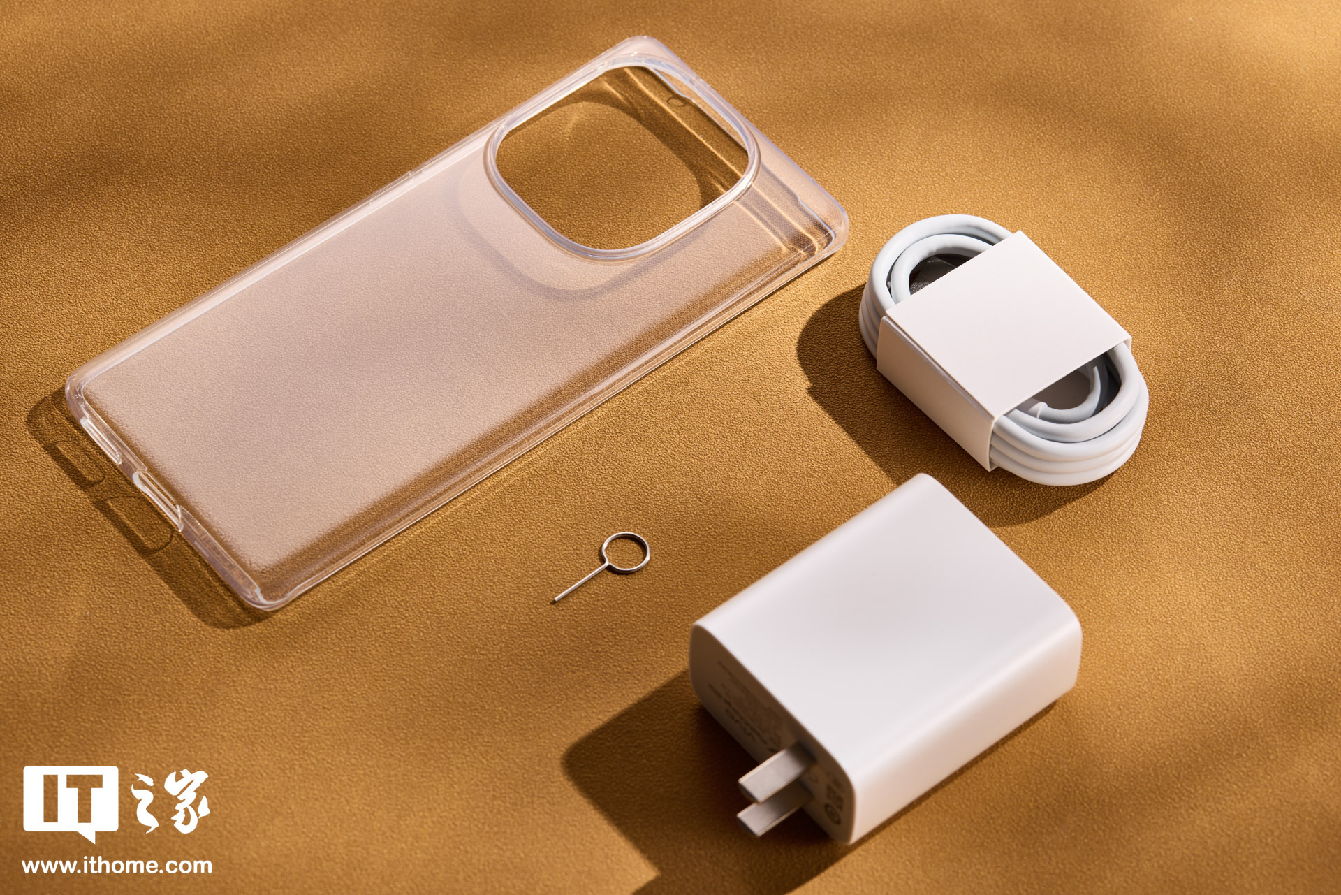 vivo Y200「皓夜」图赏：6000mAh 蓝海电池、磐石抗摔结构、IP69 防水