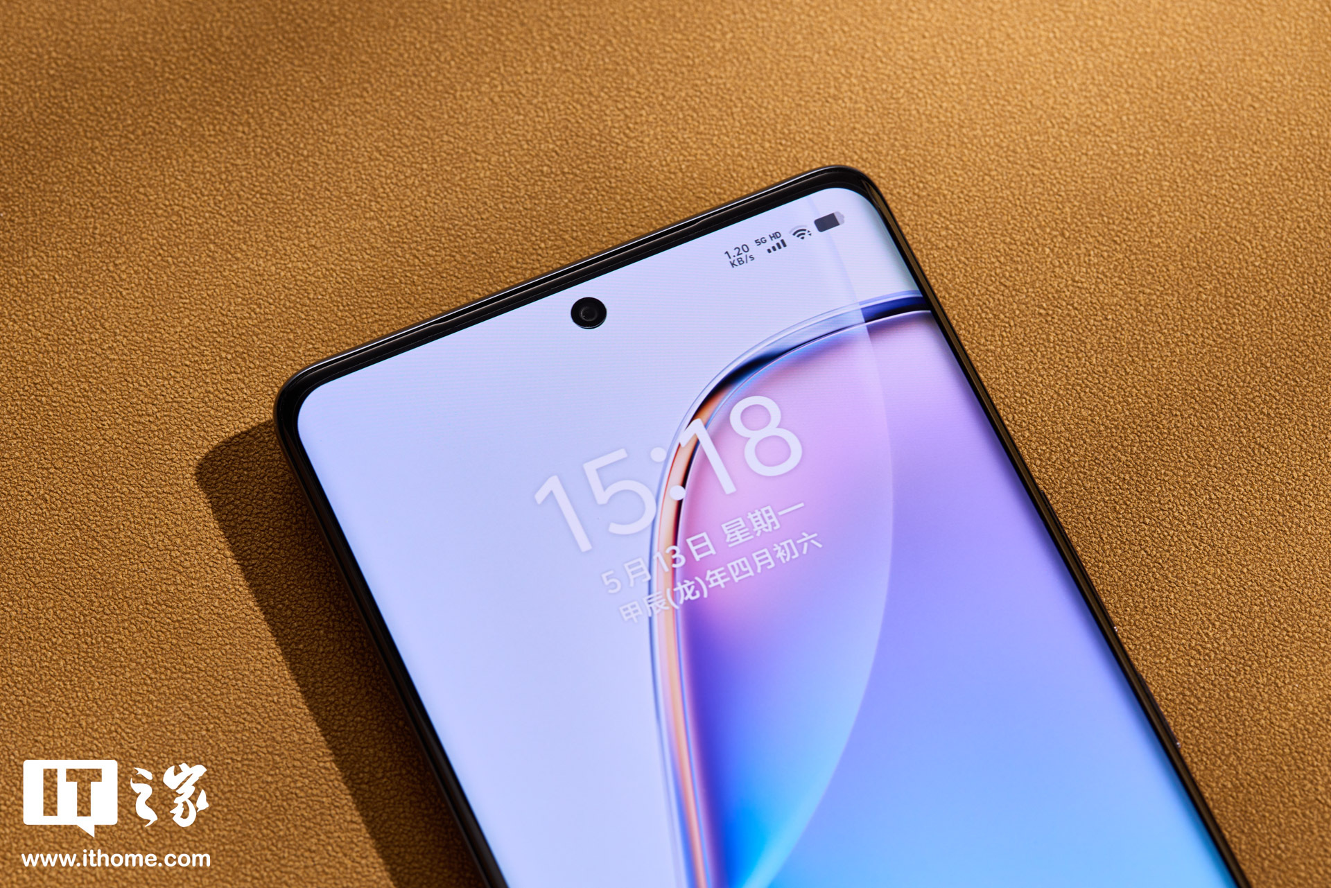 vivo Y200「皓夜」图赏：6000mAh 蓝海电池、磐石抗摔结构、IP69 防水