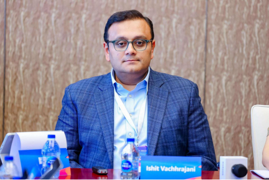 亚马逊云科技：驾驭生成式 AI 力量，助力行业差异化创新