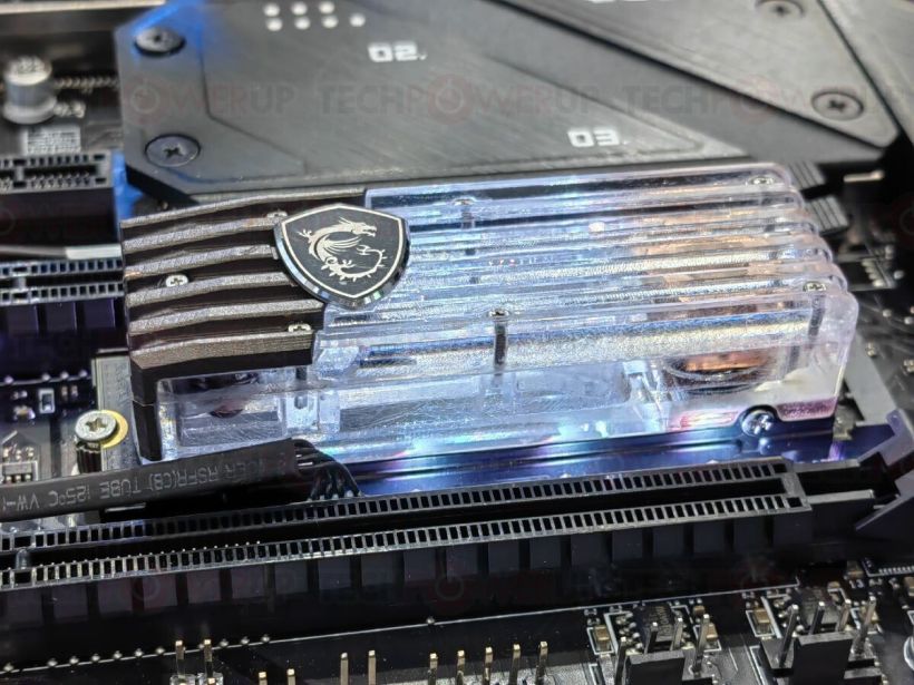 微星展示 Spatium M560 SSD:传输 10000 MB/s,首搭 SPATIUM 散热方案