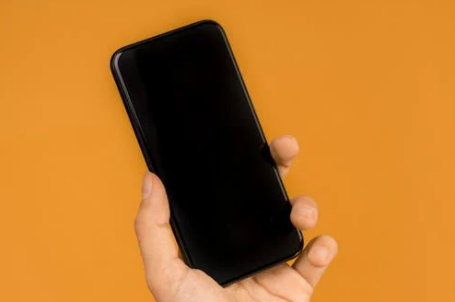 Skrin iPhone tiba-tiba menjadi hitam? 3 cara untuk menyelesaikan masalah!