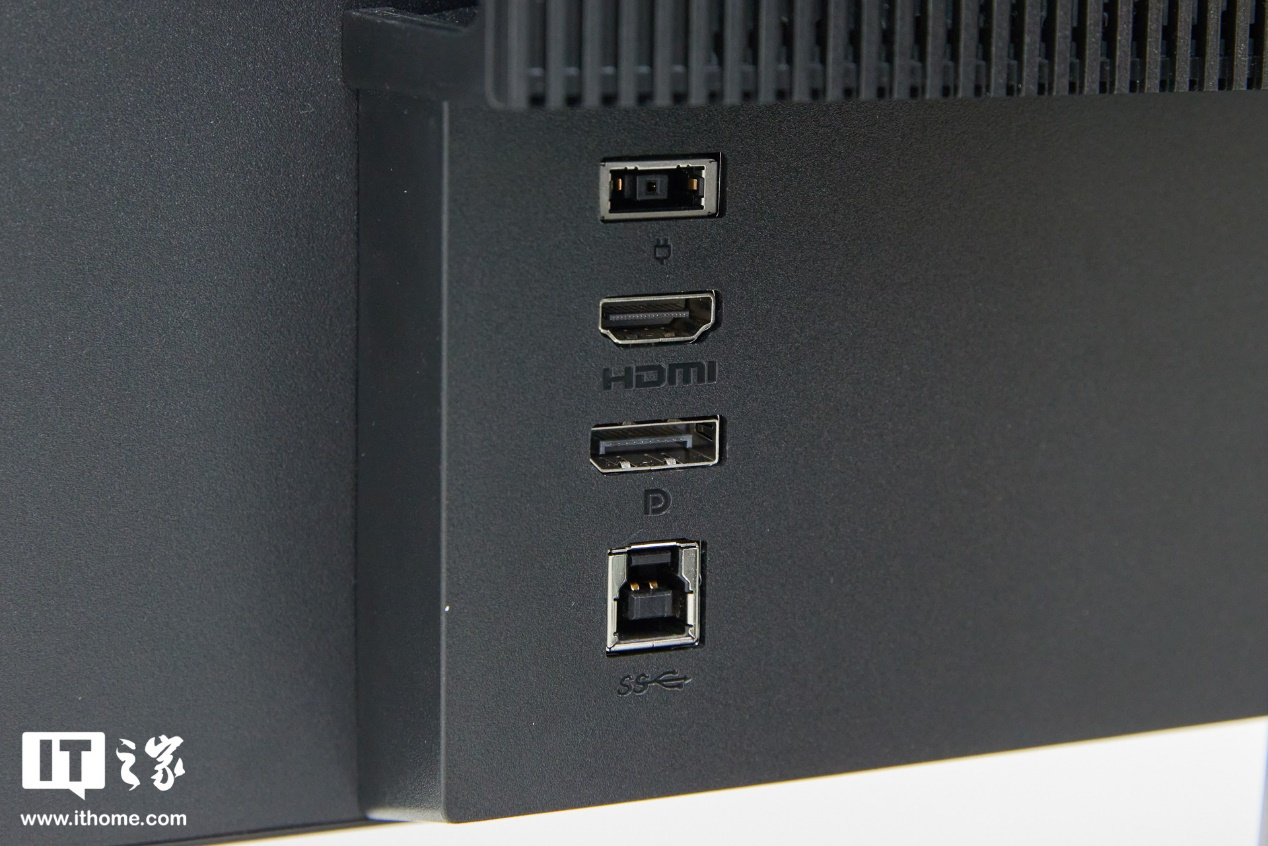 联想 ThinkCentre M 大师系列台式机图赏：经典设计，内稳外成