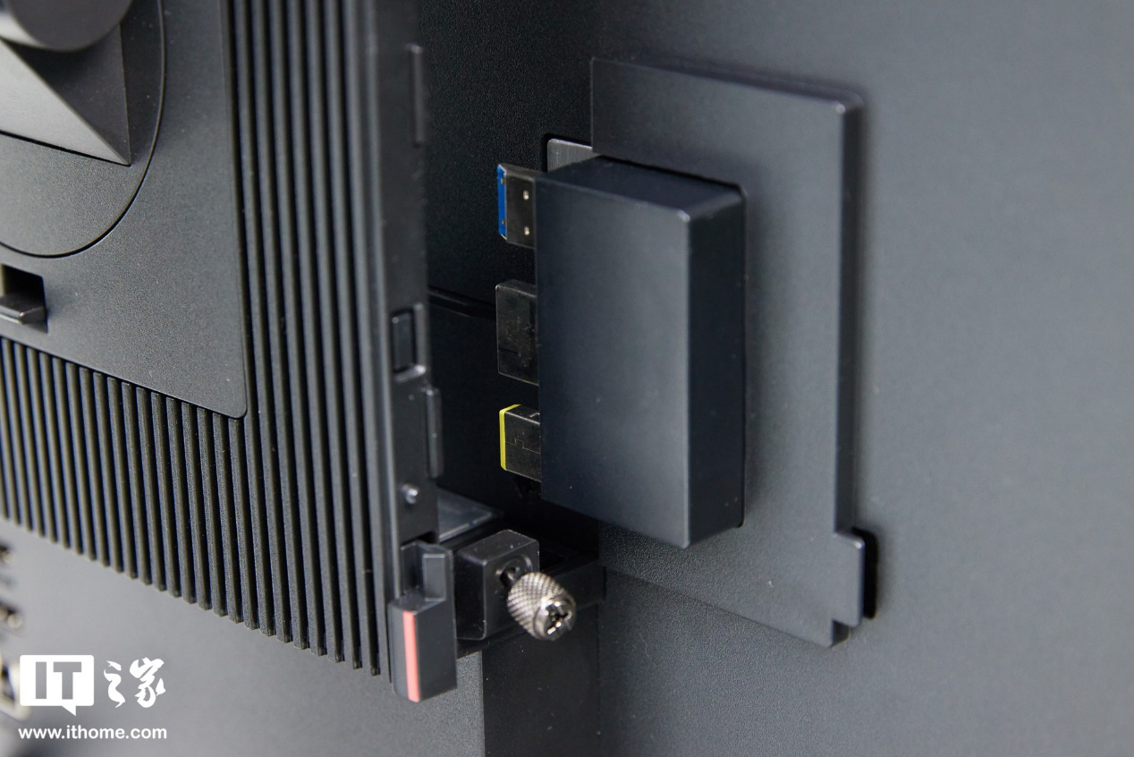 联想 ThinkCentre M 大师系列台式机图赏：经典设计，内稳外成