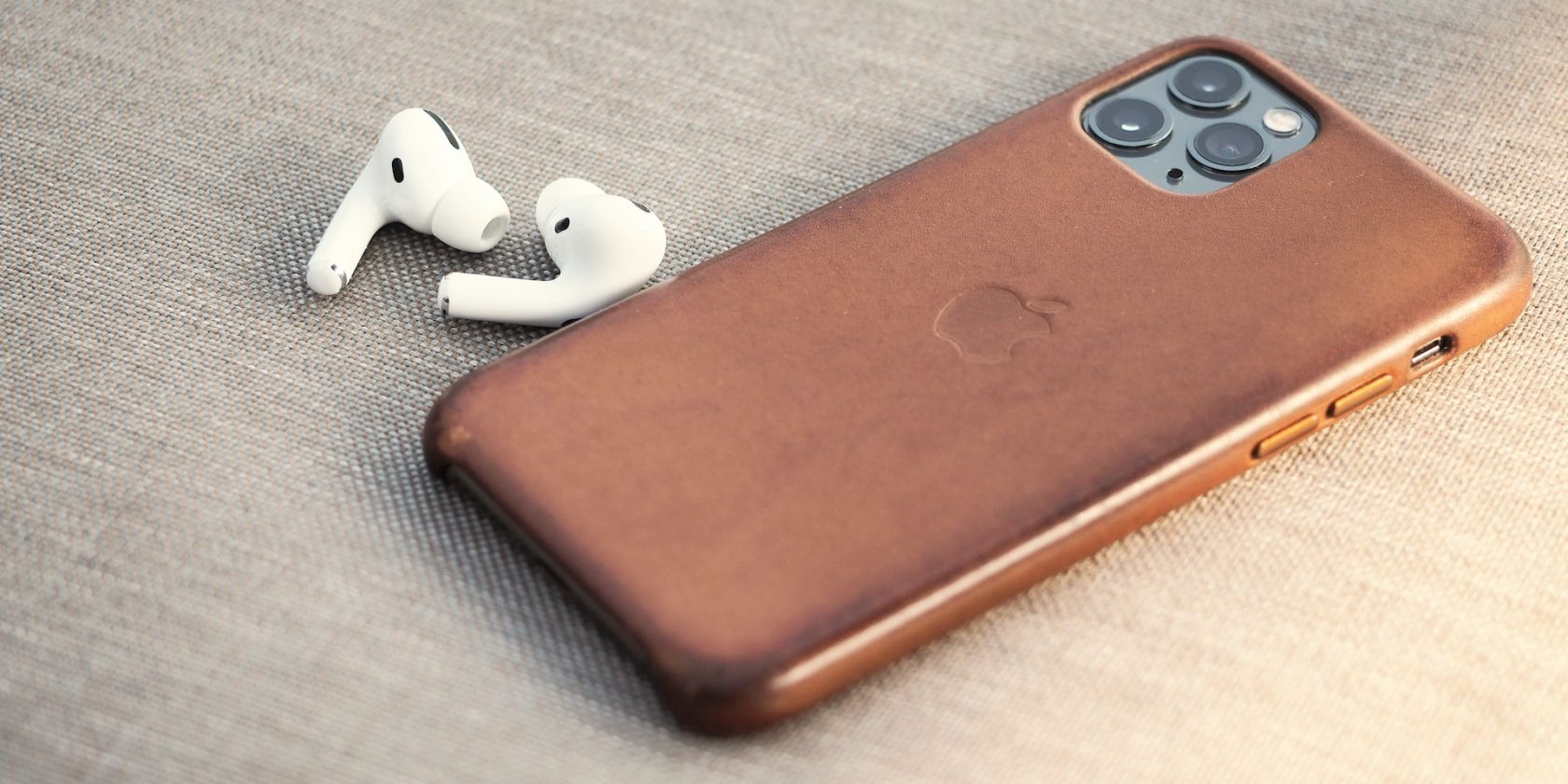 11 Ways to Fix AirPods That Keep Disconnecting From Your iPhone