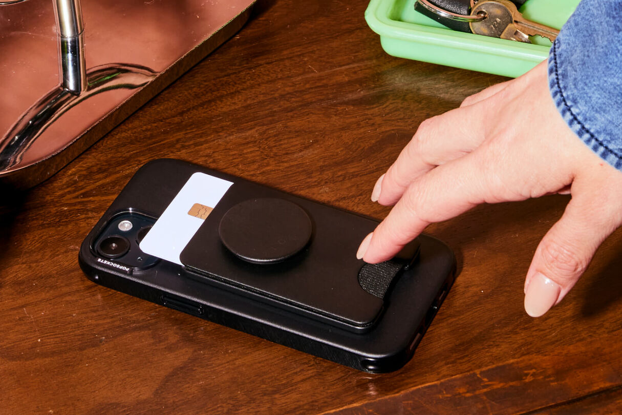 Popsockets Has An iPhone MagSafe Wallet For a Fraction of the Cost