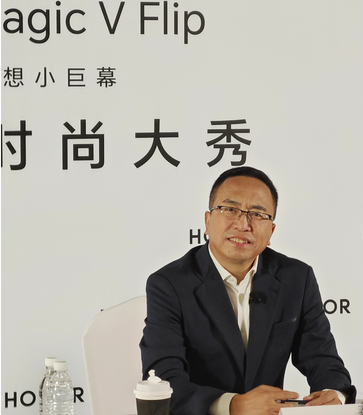 荣耀CEO赵明:Magic V Flip盈亏平衡需销量超百万,小折叠价值在于便携