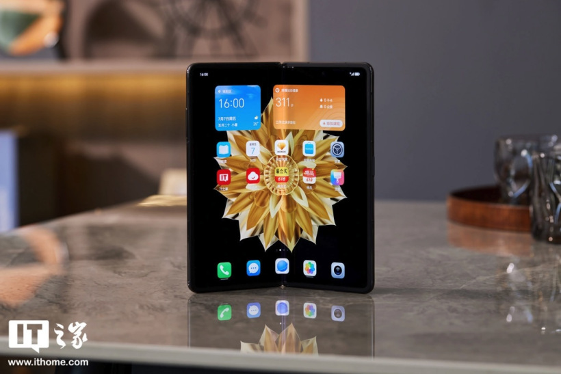 荣耀折叠屏手机 618 销量增长 179%！惊艳战报背后，是藏不住的科技实力