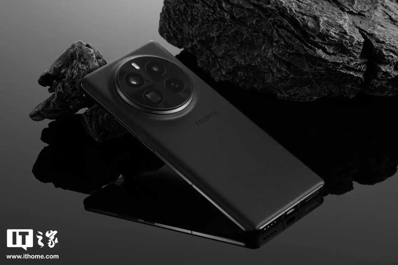 消息称 realme 旗舰新机配备 6000mAh 电池及百瓦快充，预计为真我 GT7 Pro