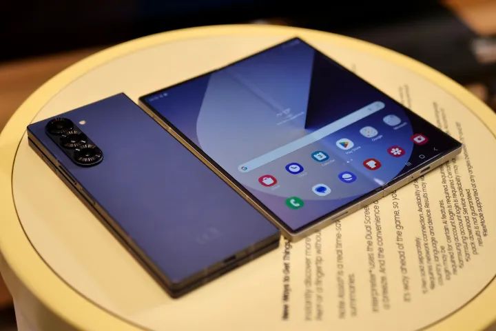 2019 年发布以来首次，三星 galaxy z fold6 手机支持折叠状态下注册添加指纹