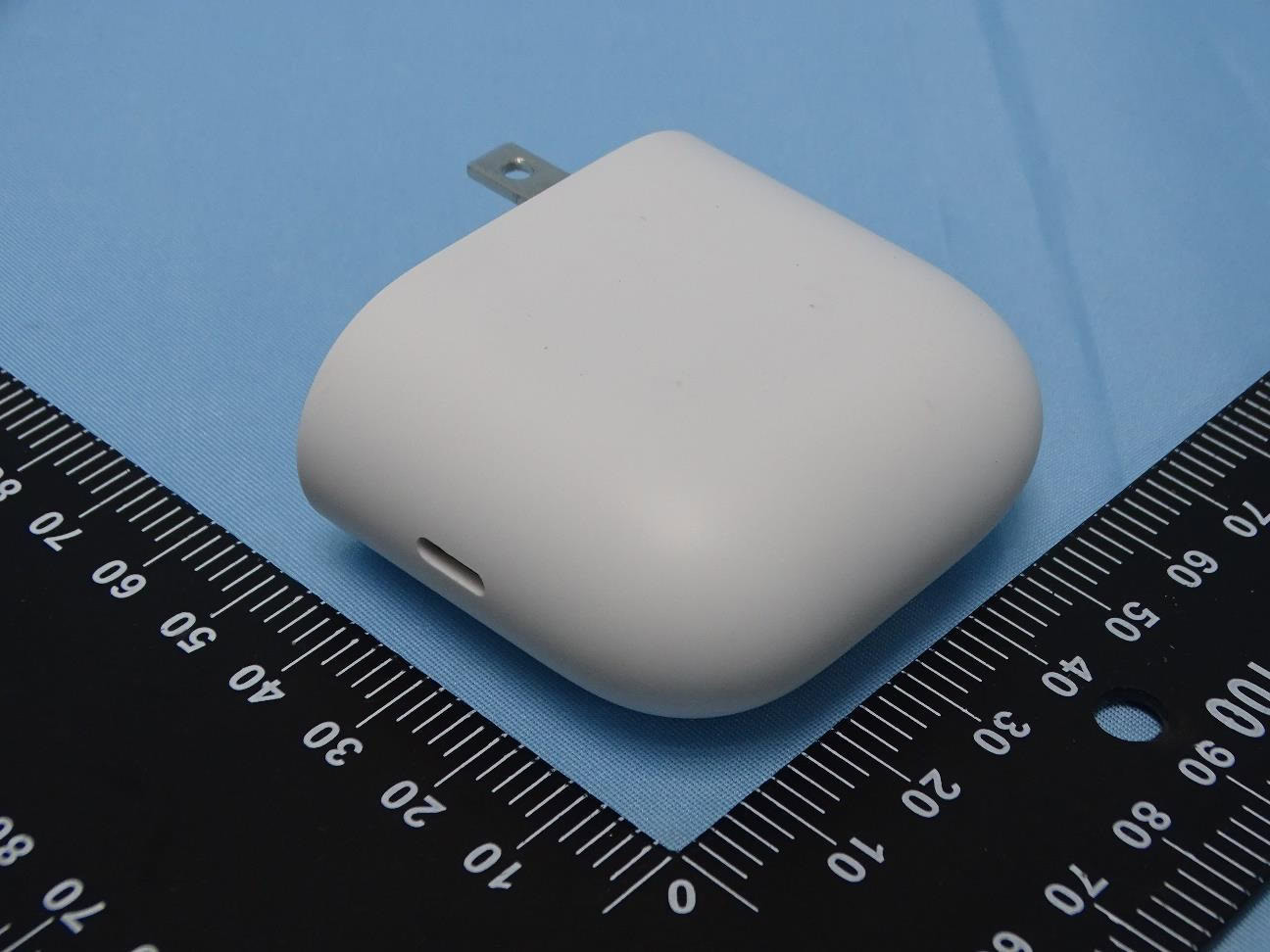 谷歌 Pixel 9 Pro Fold 折叠屏真机曝光：圆角矩形相机模组、潜望长焦镜头