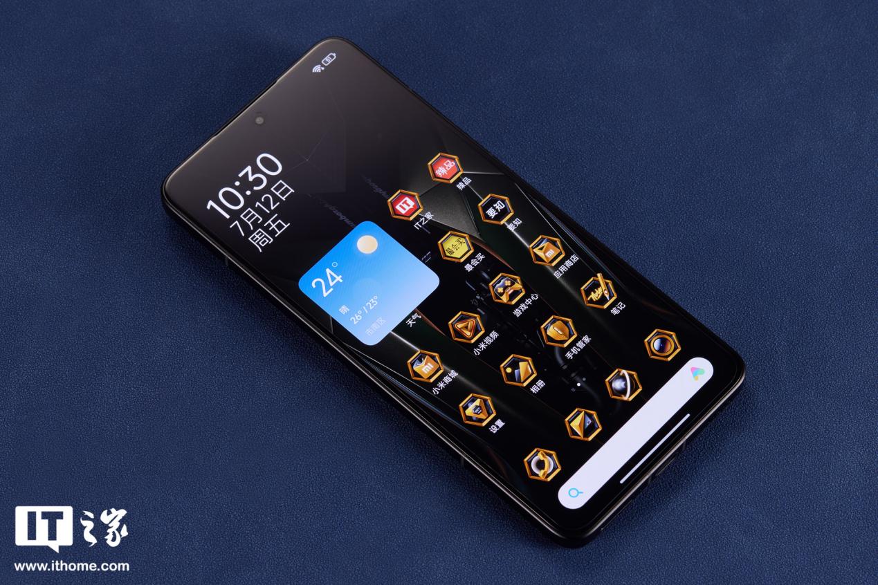 Redmi K70 至尊冠军版手机图赏：兰博基尼联名，彰显速度和激情