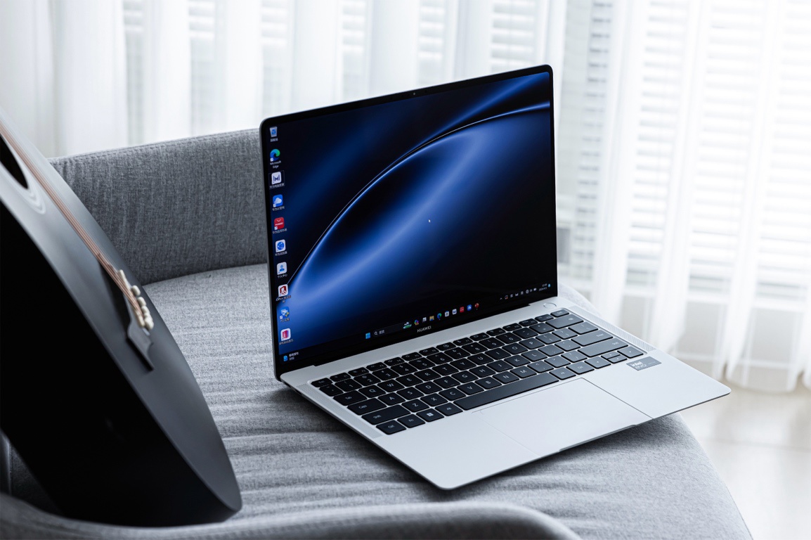 轻且强的全新华为 MateBook X Pro 迎来新配置 2TB 大存储普及风暴来了