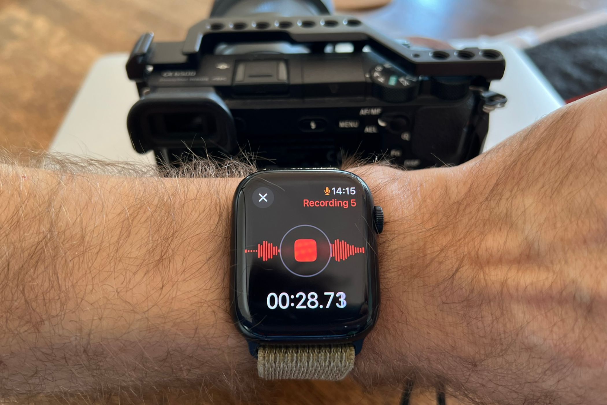 Pourquoi j'utilise mon Apple Watch comme microphone pour les vidéos (et comment)