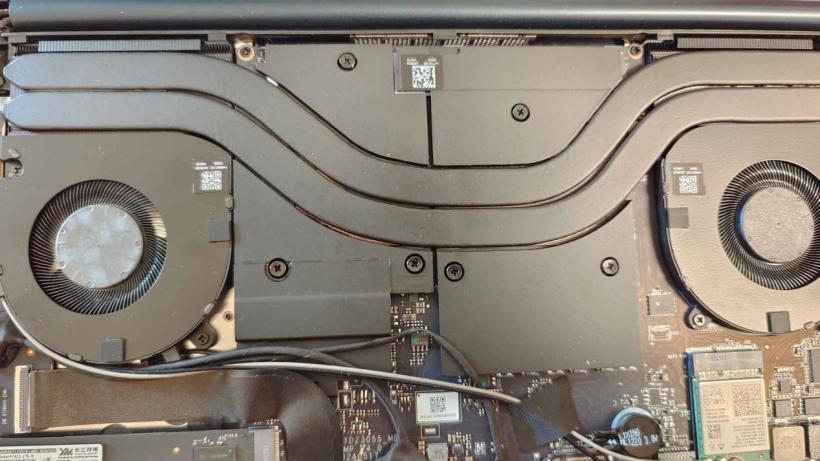 七彩虹源 N14 全能本 AI PC 评测：轻薄高性能，AI 能力抢眼