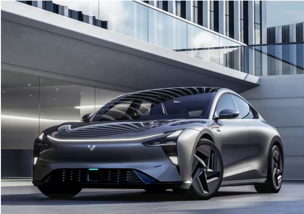 极越07内饰手绘稿对外公布:半幅方向盘搭配中控三联屏亮相