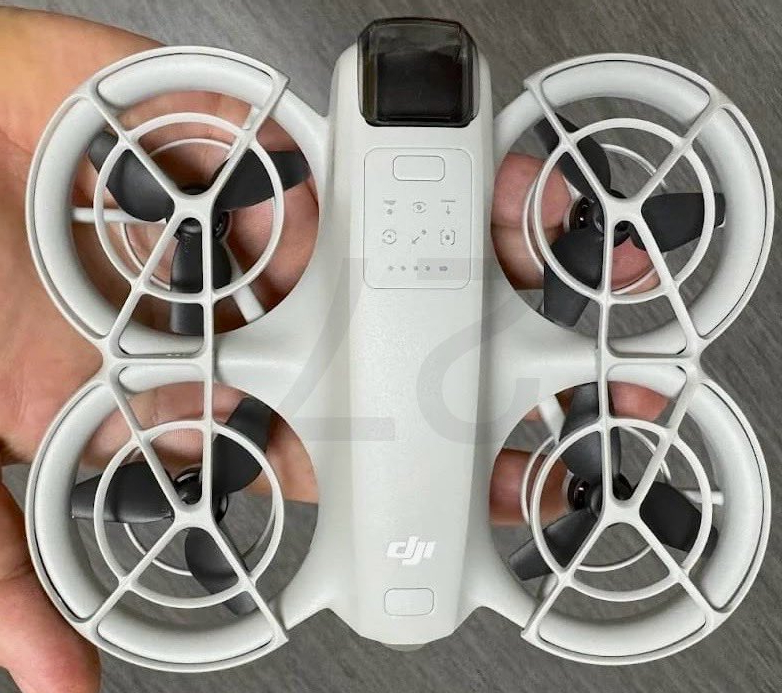 DJI Neo: 小売パッケージ画像で新しいポケットサイズの軽量ドローンの仕様を確認